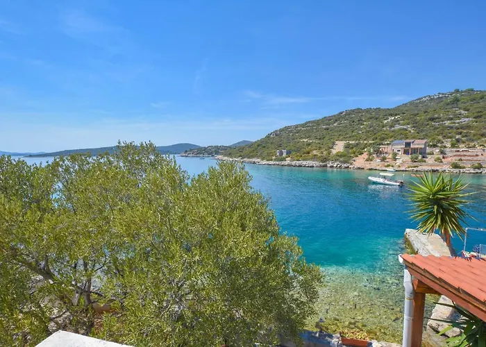 Nyaraló House Vesela Tkon