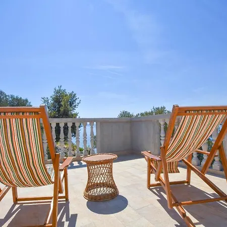 House Vesela * ツコン