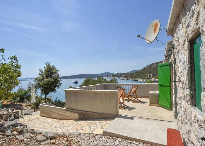 بيت للعطل House Vesela