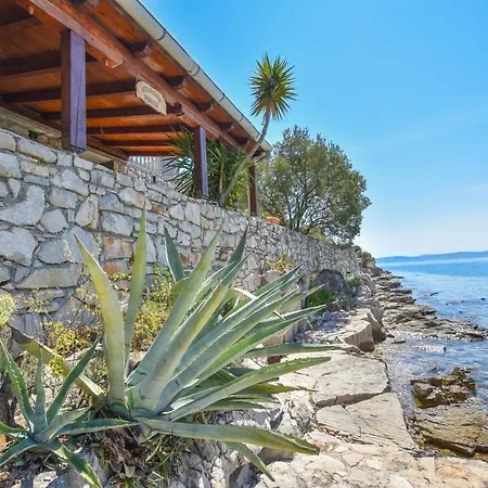 House Vesela Holiday home Tkon