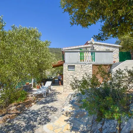 House Vesela Holiday home Tkon